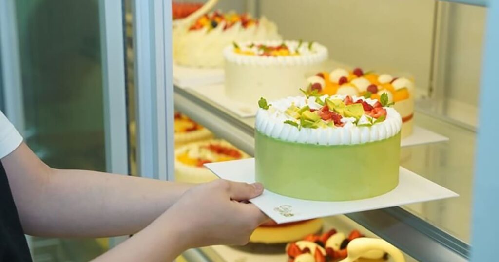 Các mẫu bánh sinh nhật cho anh trai đẹp, sang trọng